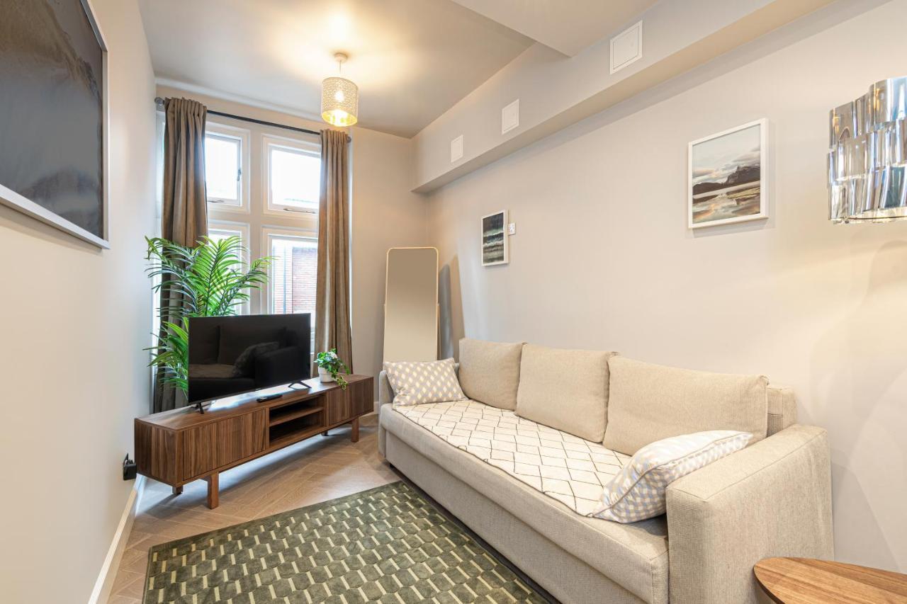 Apartment Shopping Stop Mayfair Selfridges London