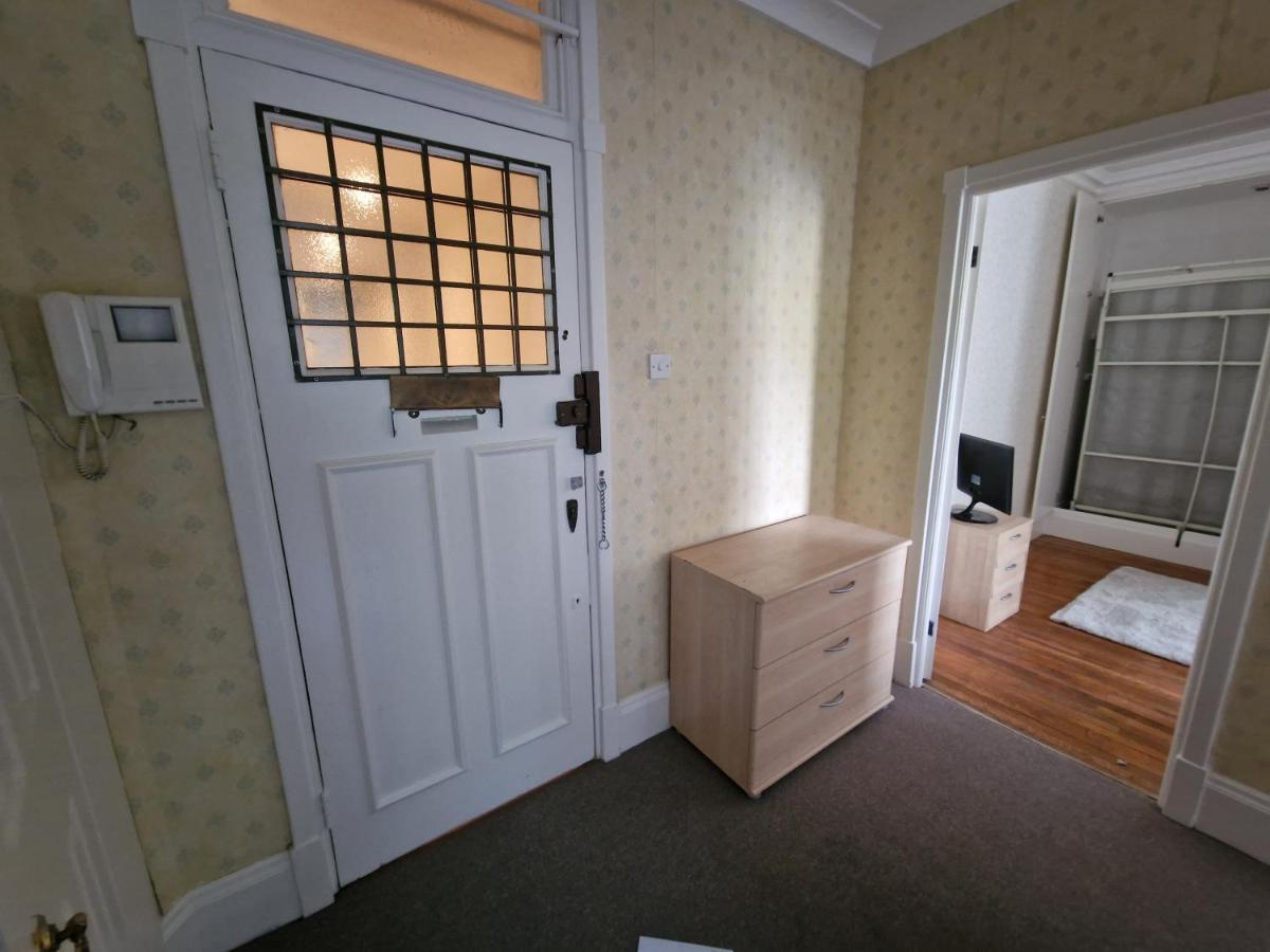 Chelsea & Kensington Apartment *