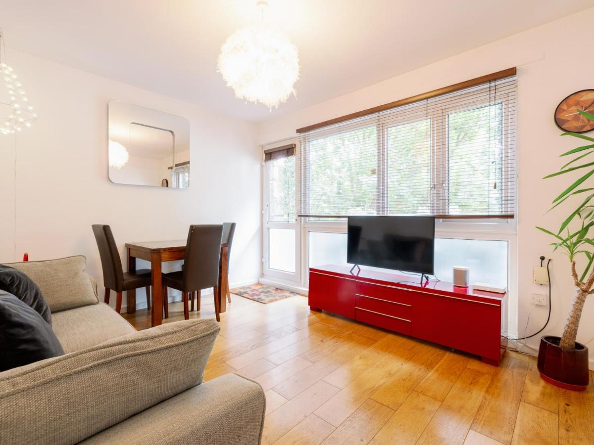 Spacious Flat In South With Balcony - Pass The Keys Apartamento *