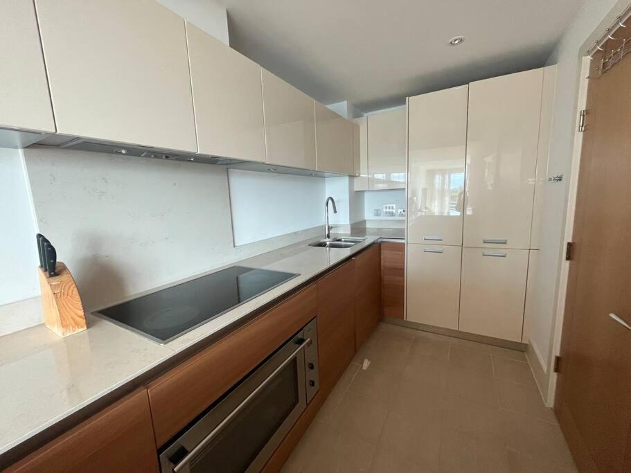 Apartment River View London
