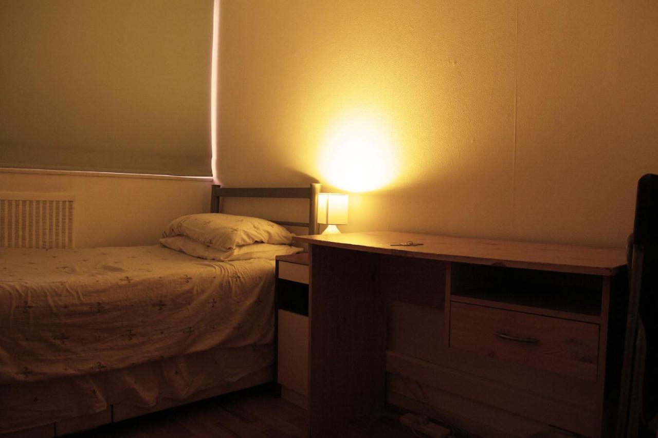Hospedagem domiciliar Elephant & Castle - Zone 2 - Private - Shared Bathroom *