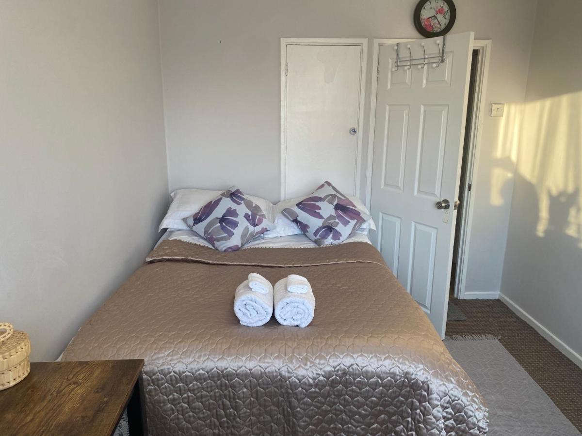 One Double Bedroom In A Shared Apartamento