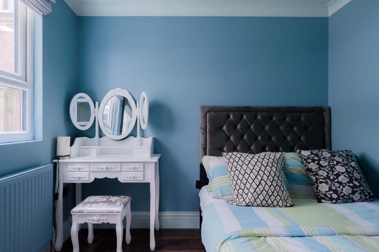 Stylish 2-bed In * London