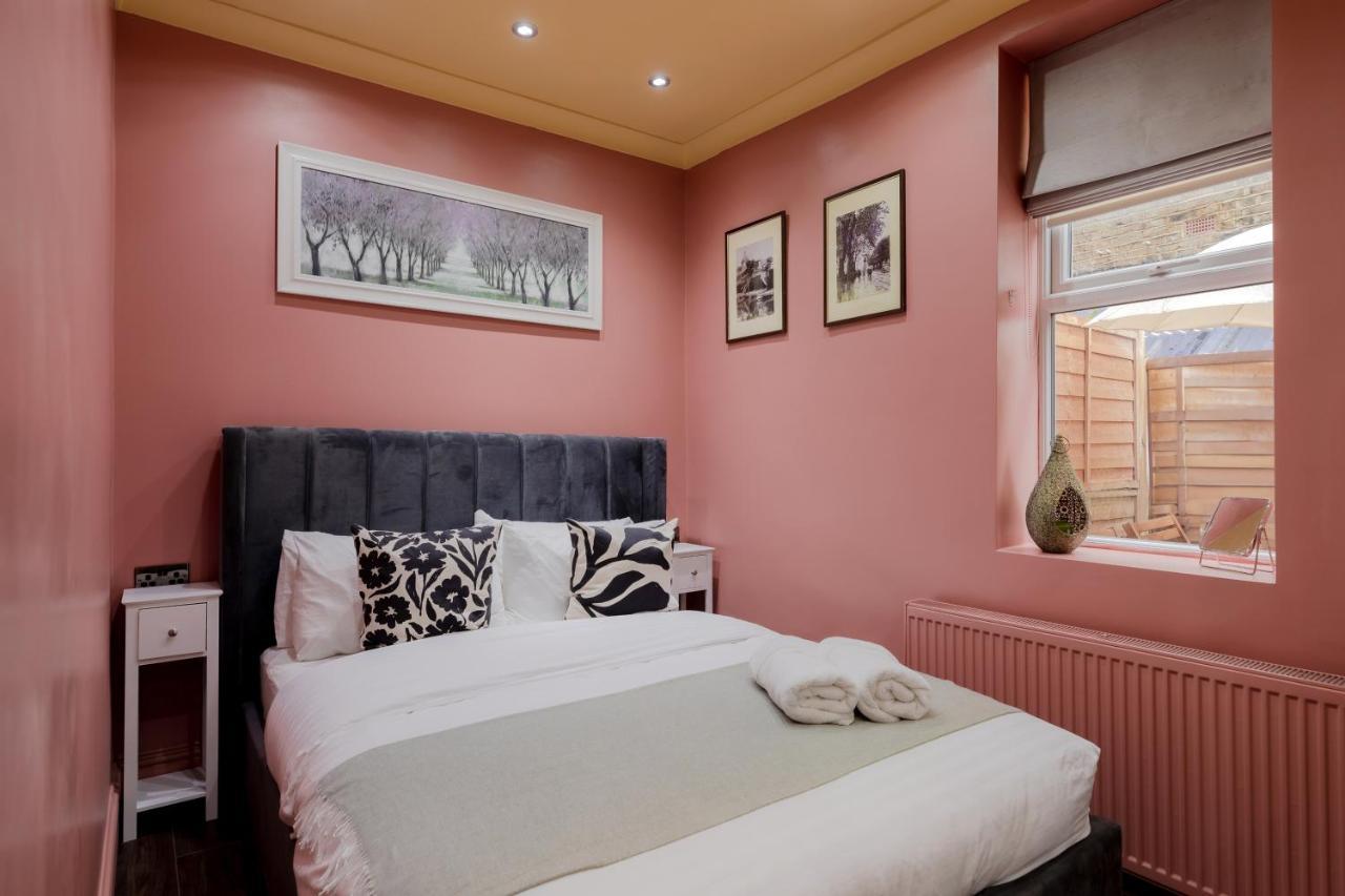 Apartment Stylish 2-bed In London