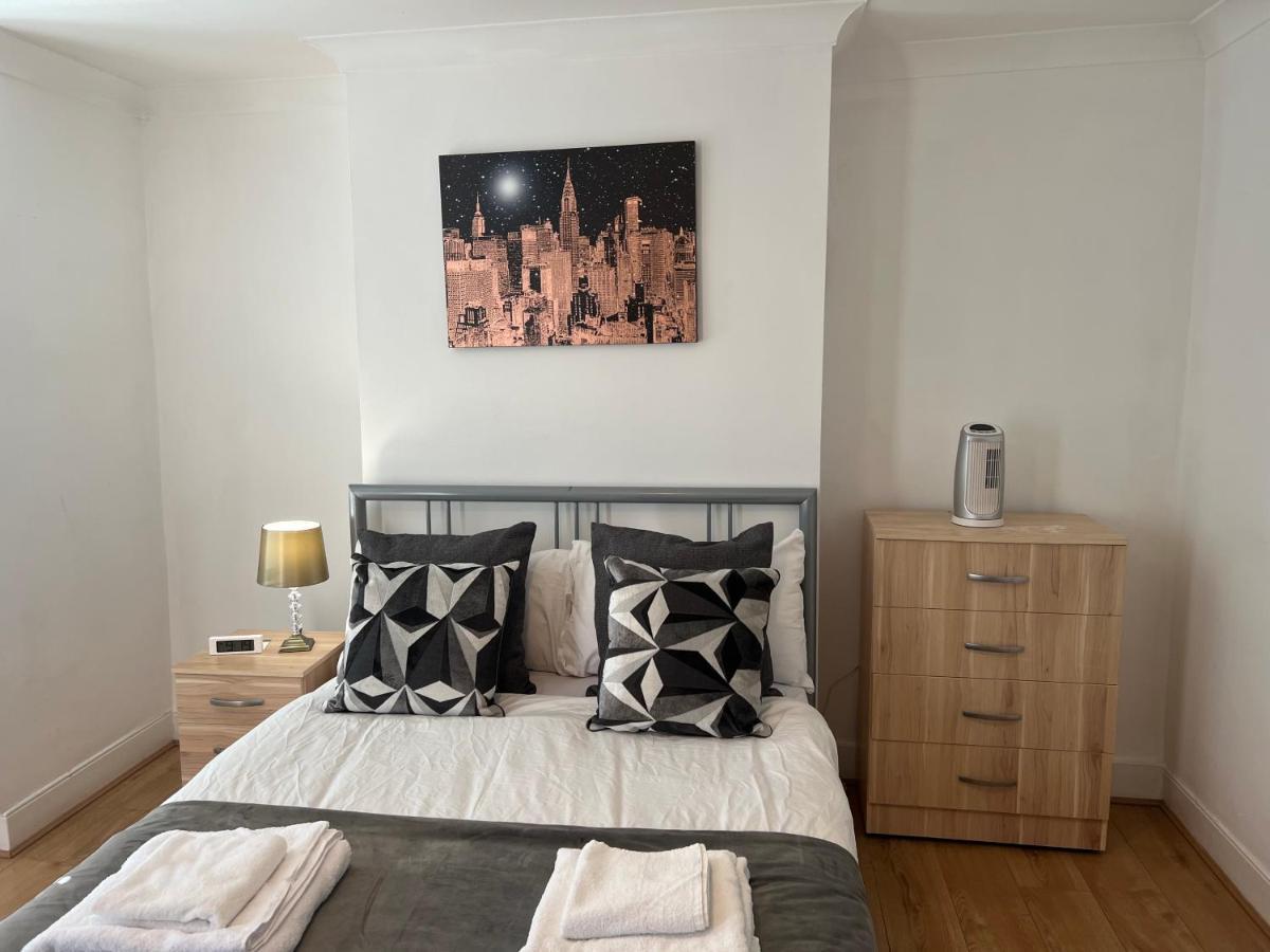 Stratford Cozy Double Homestay *