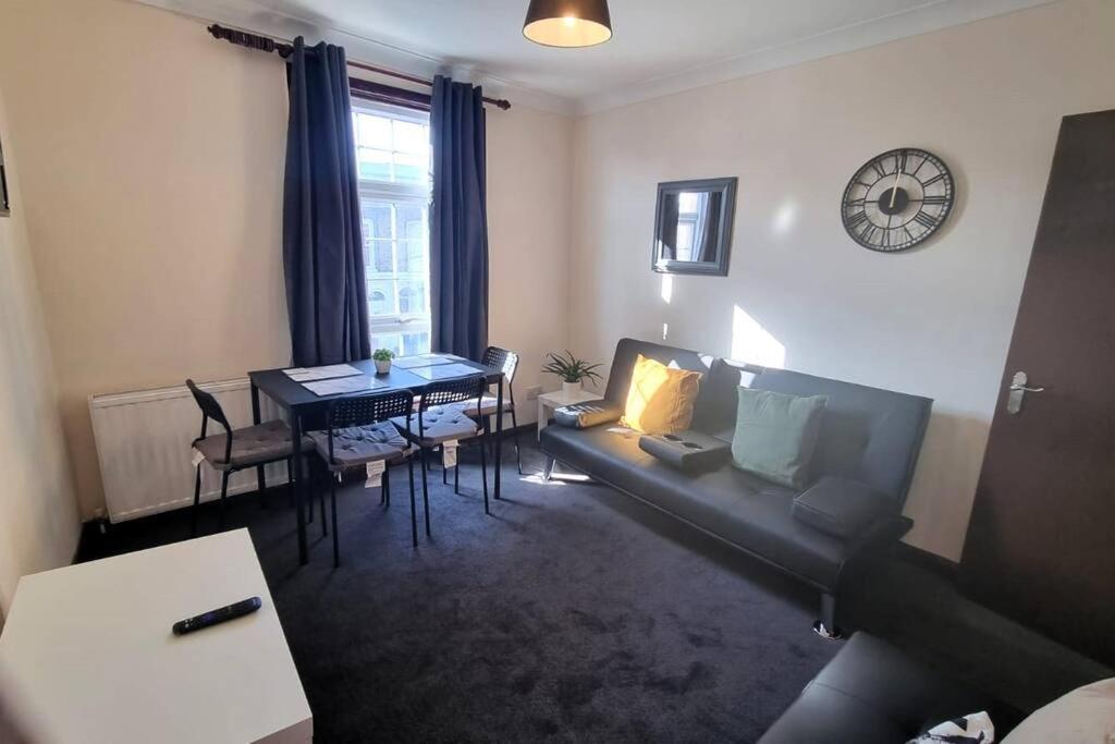 Lovely 3bedroom Apartamento *