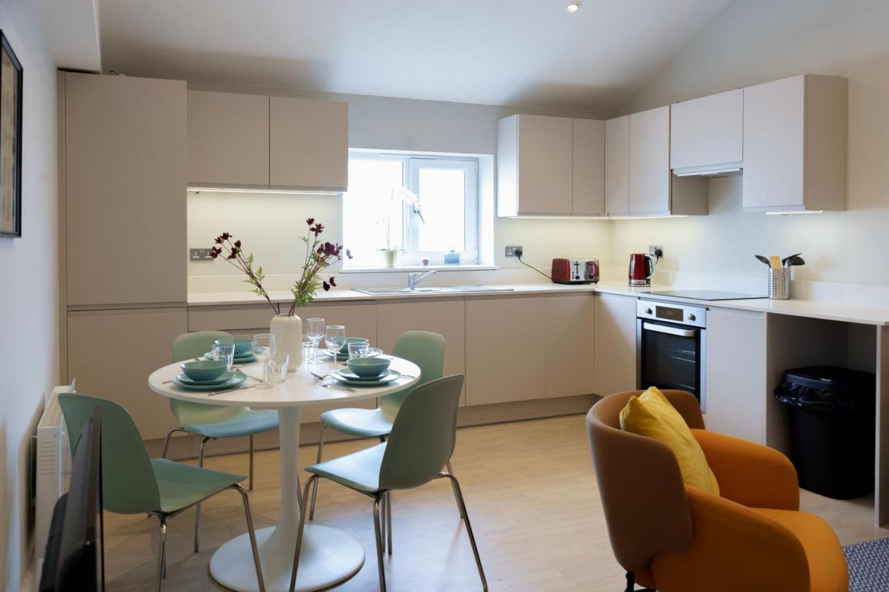 Stunning New 2 Bed Flat - 6 August House Apartment