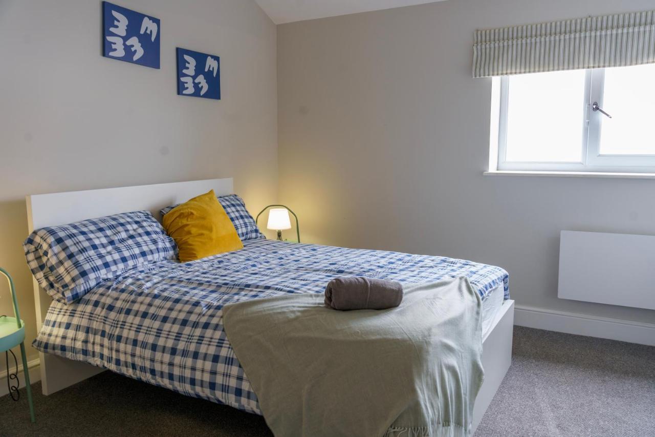 Stunning New 2 Bed Flat - 6 August House London