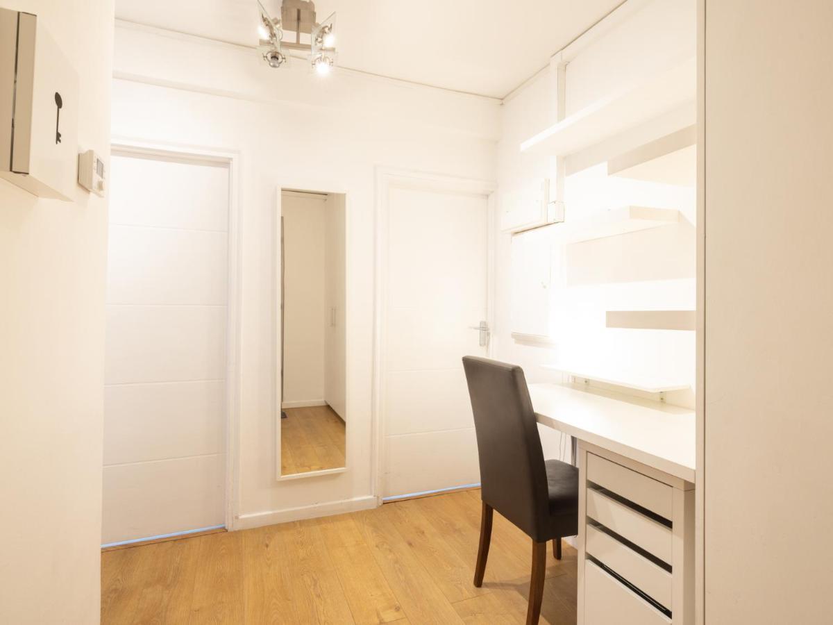 Spacious Flat In South With Balcony - Pass The Keys Apartamento