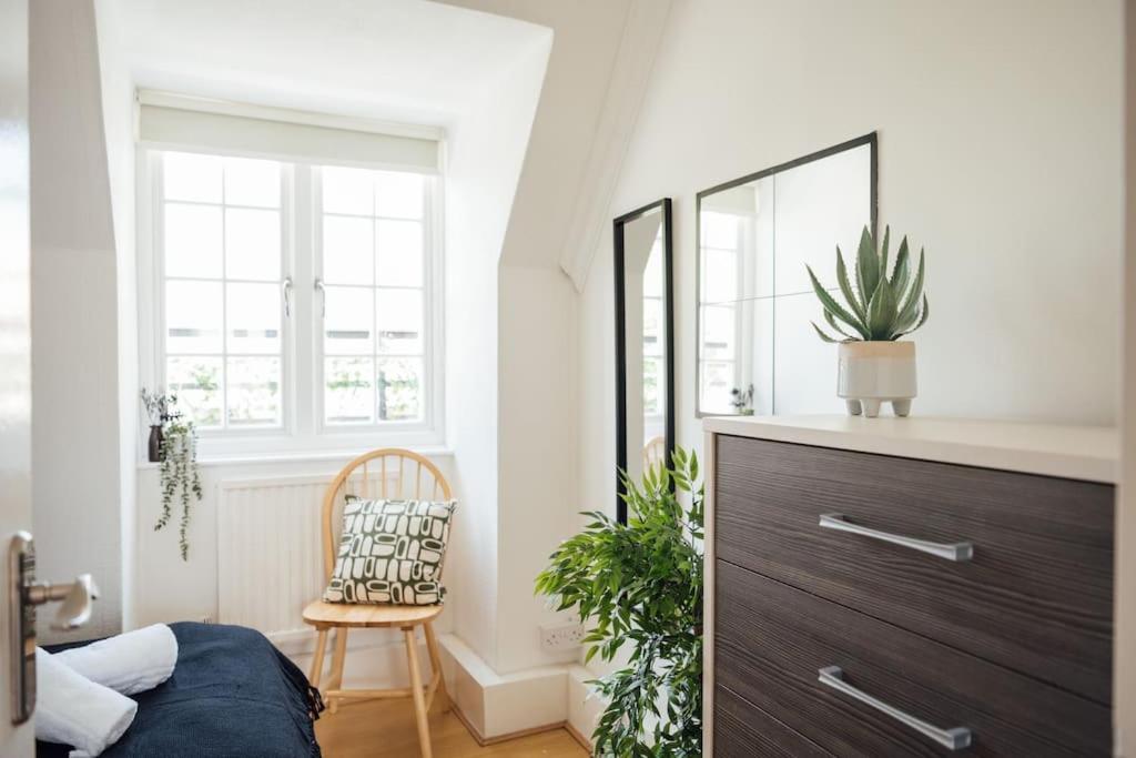 Charming 2 Bedroom Flat In The Heart Of Kings Cross, *