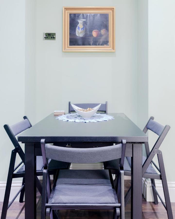 Apartment Stylish 2-bed In London