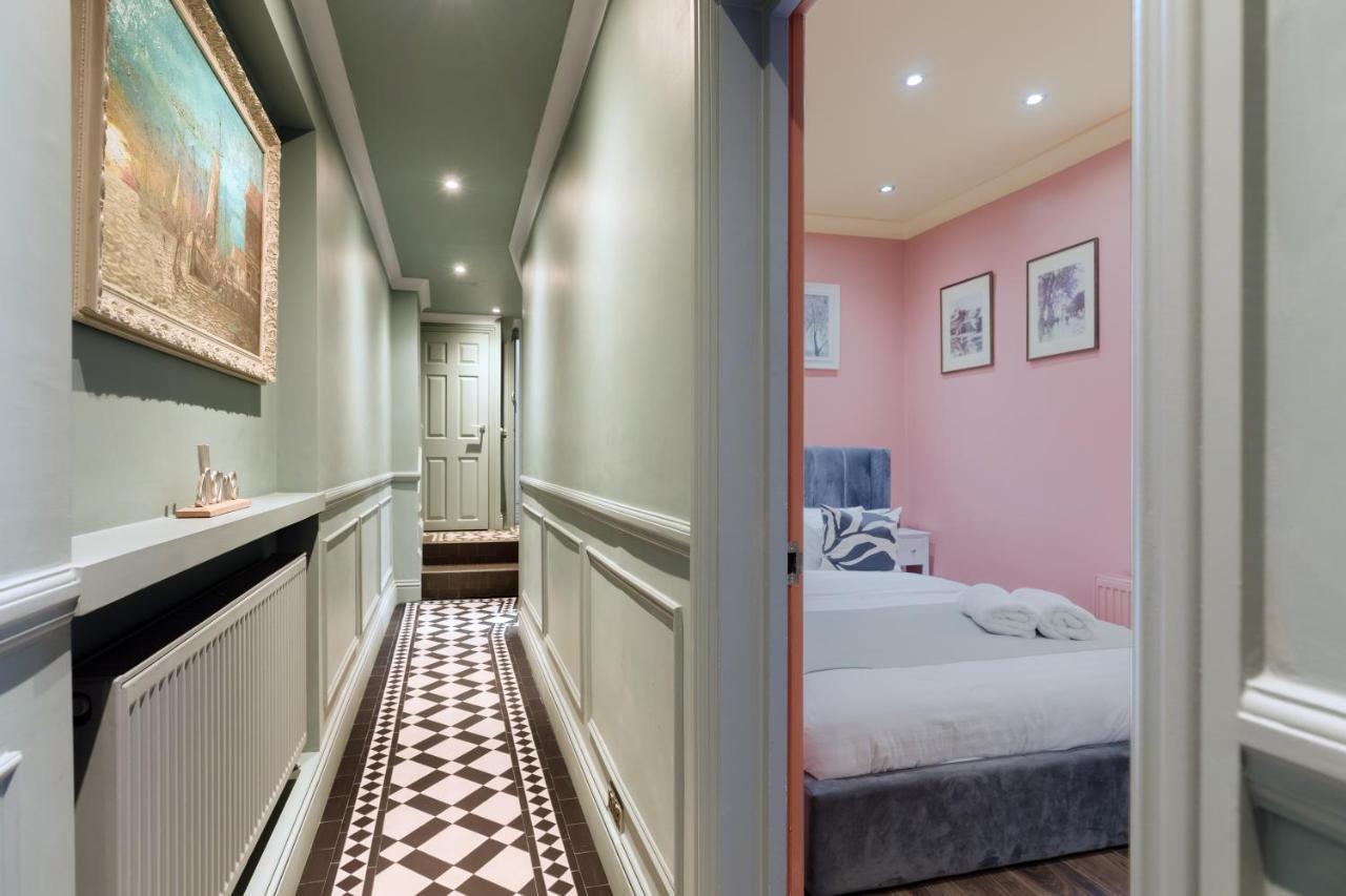 Stylish 2-bed In Apartment *