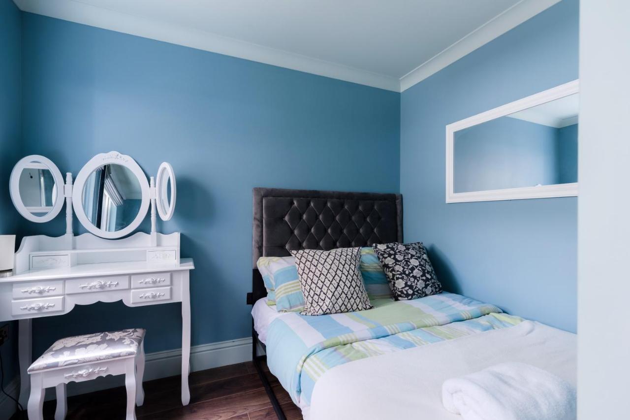 Stylish 2-bed In *