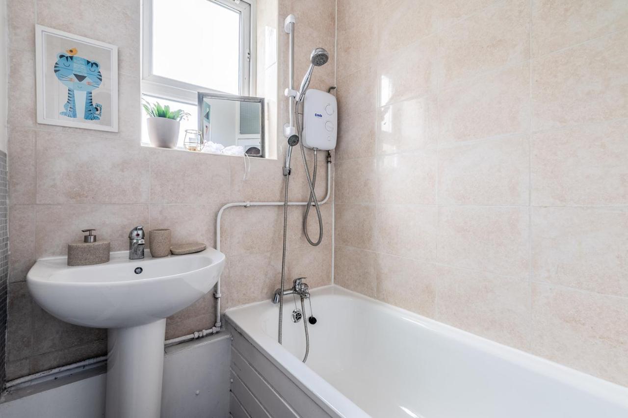 Astonishing Two Bedroom In Nelson Appartement Londen