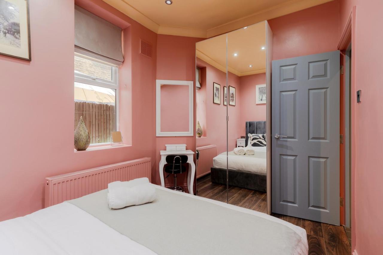 Stylish 2-bed In Apartment London