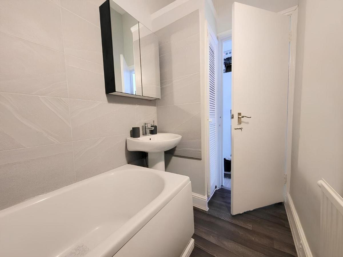 Contemporary 2 Bedroom London