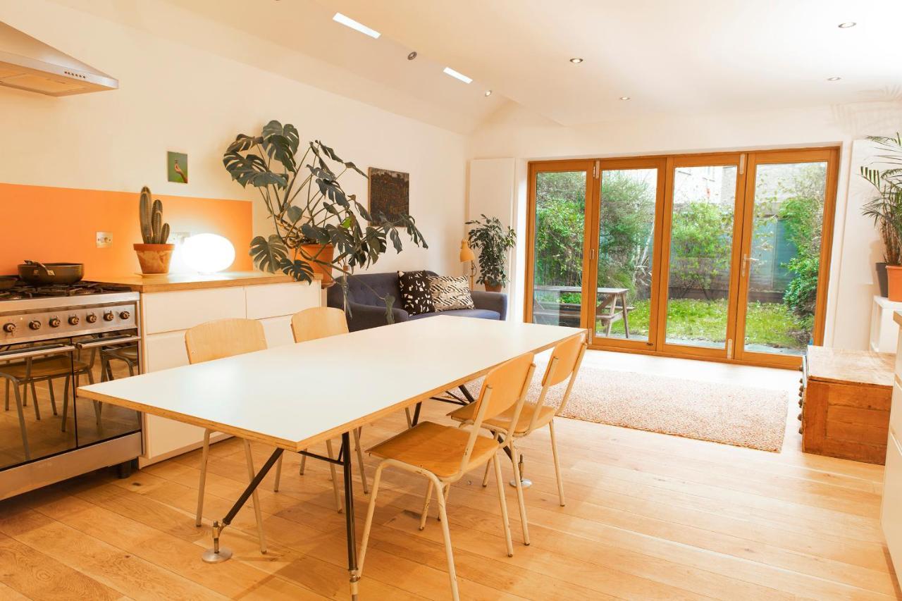 Vakantiehuis Stunning 3-bedroom Townhouse In Superb Location Londen