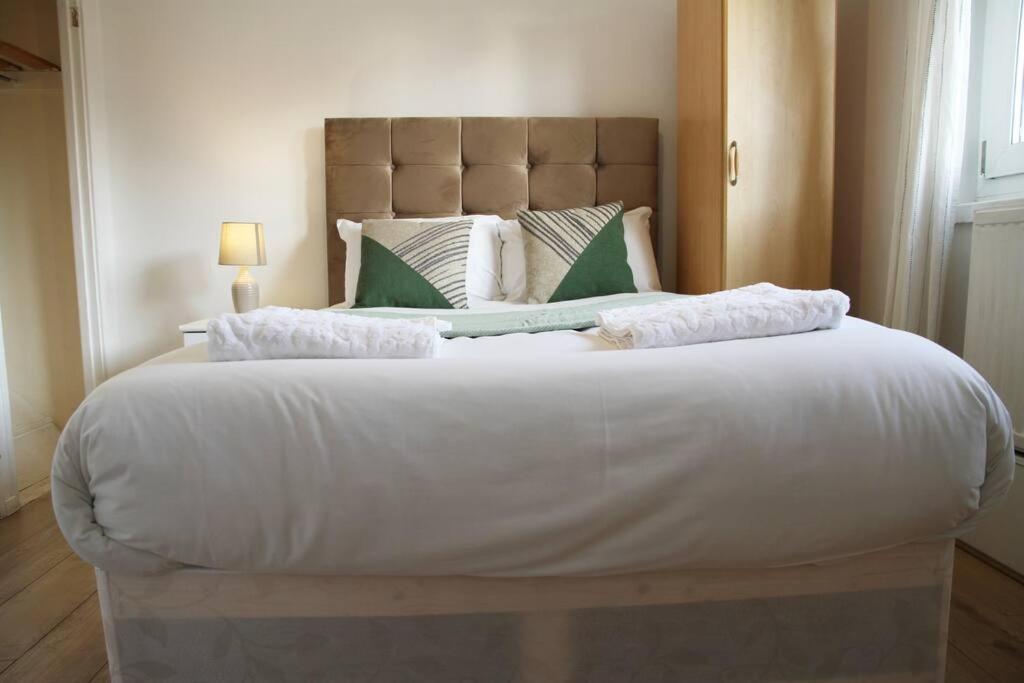 Appartement Ensuite With Kitchen Modern Large Double-bed In Zone 2