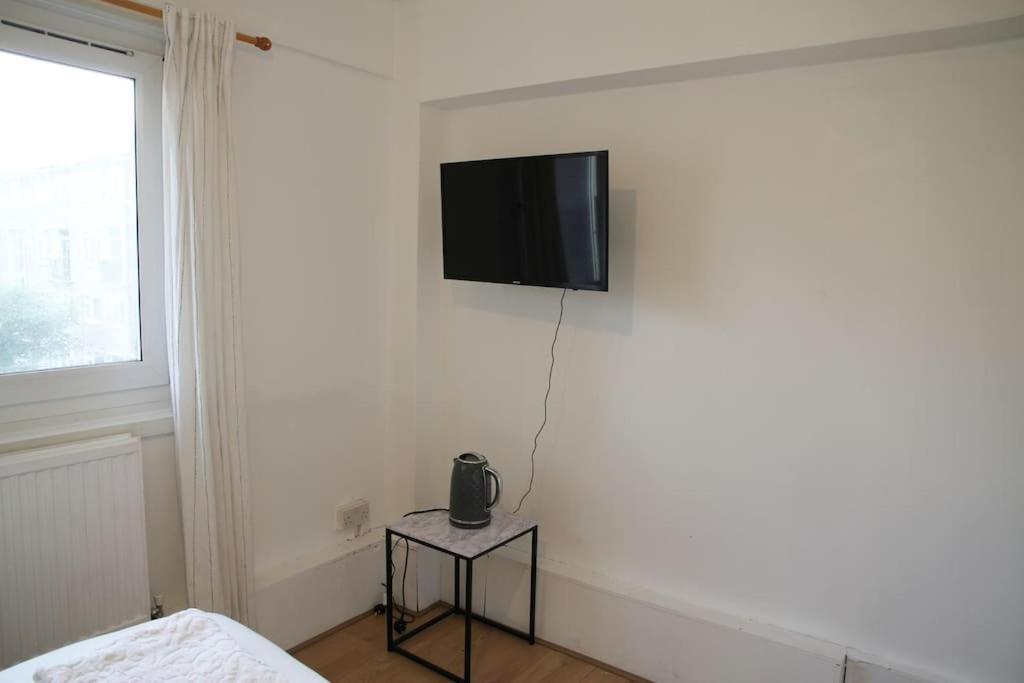 Ensuite With Kitchen Modern Large Double-bed In Zone 2 Appartement