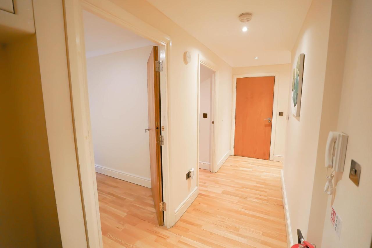 Apartamento Lovely 2-bed In *