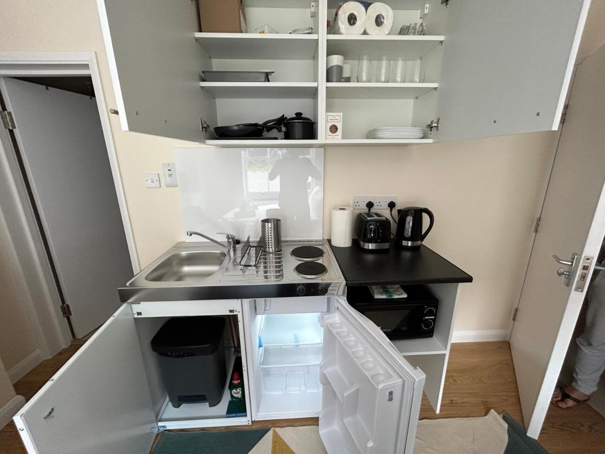 Flat 1, 128a Belsize Road Nw6 4bg *