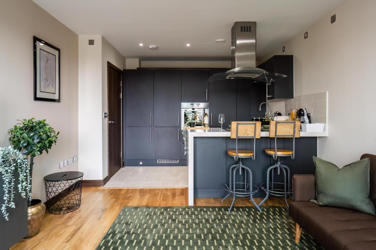 Livestay-stunning With Private Balcony & River Views Apartment *