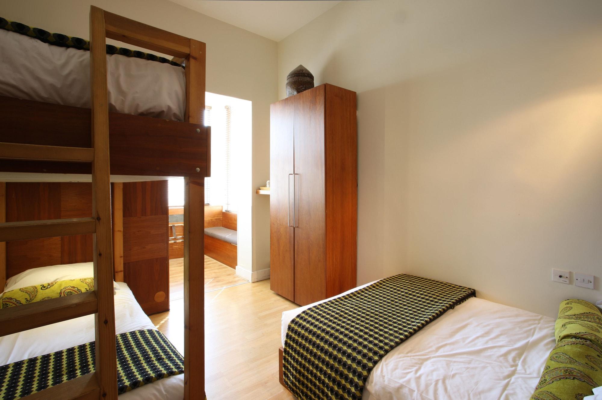 Mayflower Hotel&apartamentos Hotel 3*