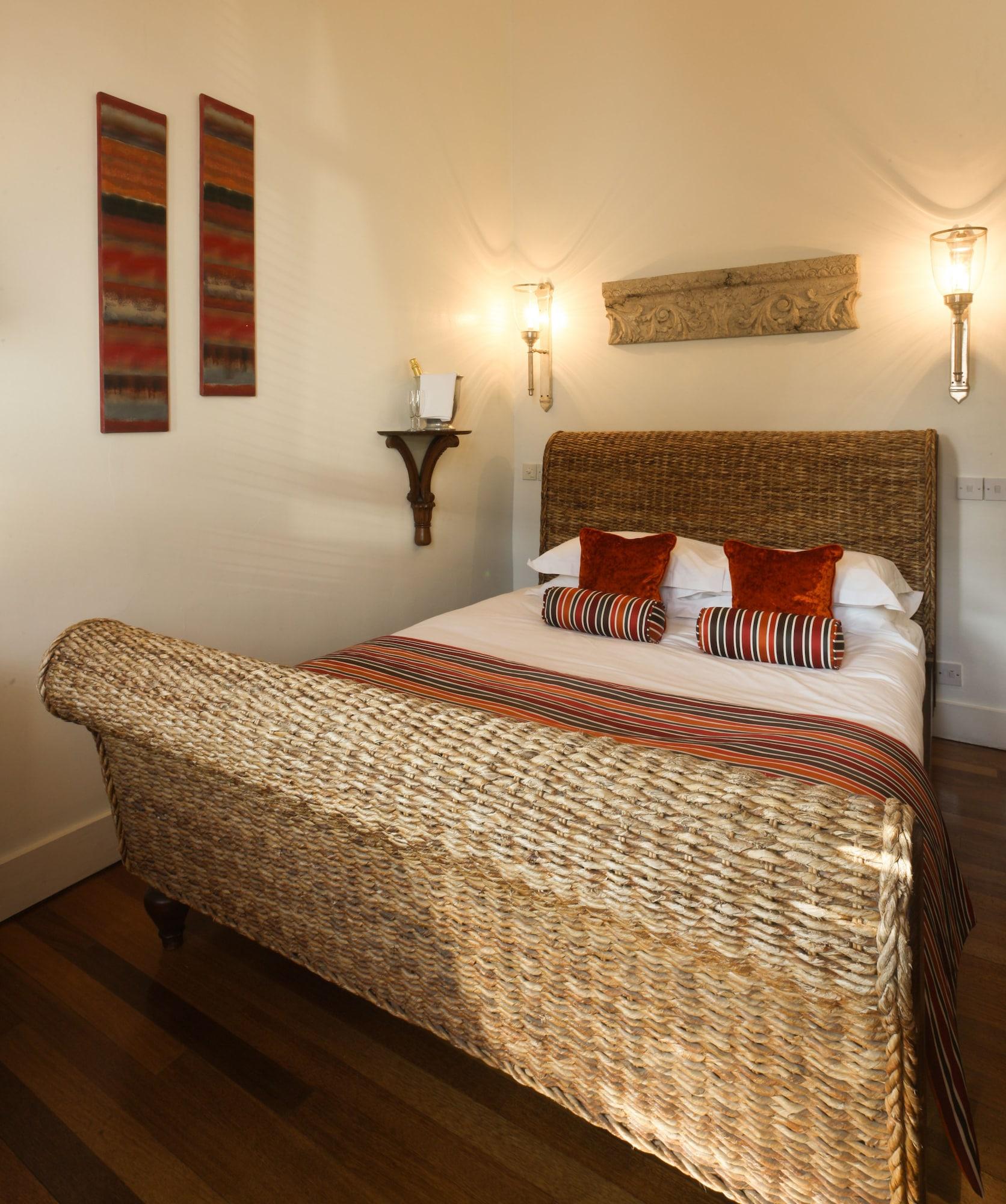 Mayflower Hotel&apartamentos Hotel 3*