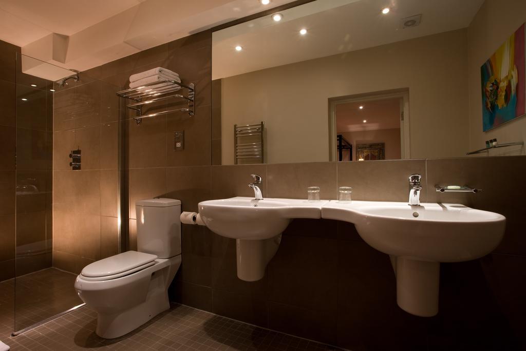 Mayflower Hotel&apartamentos Hotel 3*