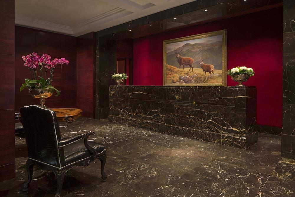 Four Seasons At Park Lane Hotel