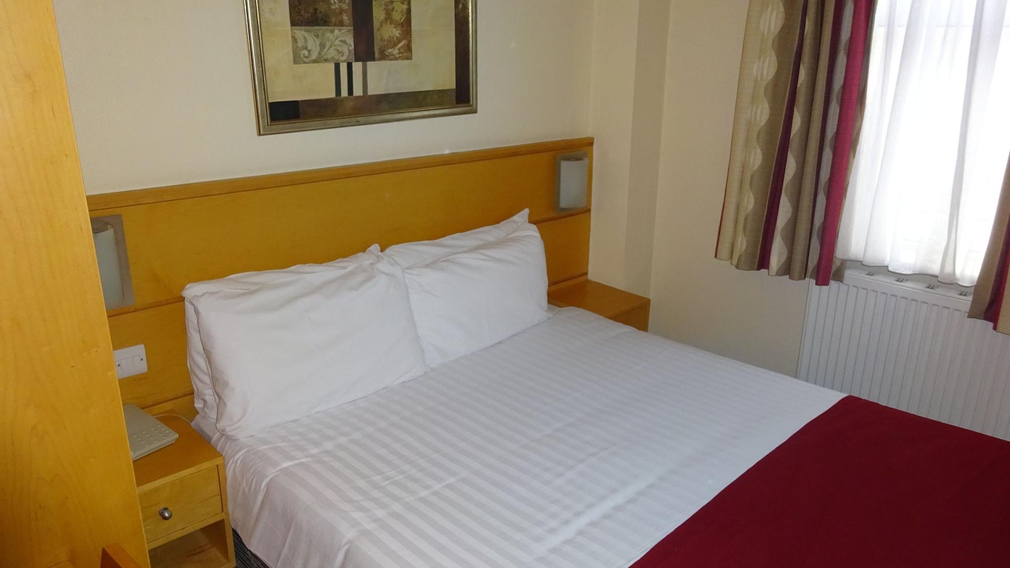 Americana Hotel
