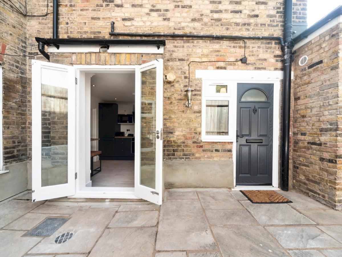 Pass The Keys Elegant Modern 2 Bed Flat Near Greenwich Park Holiday home London