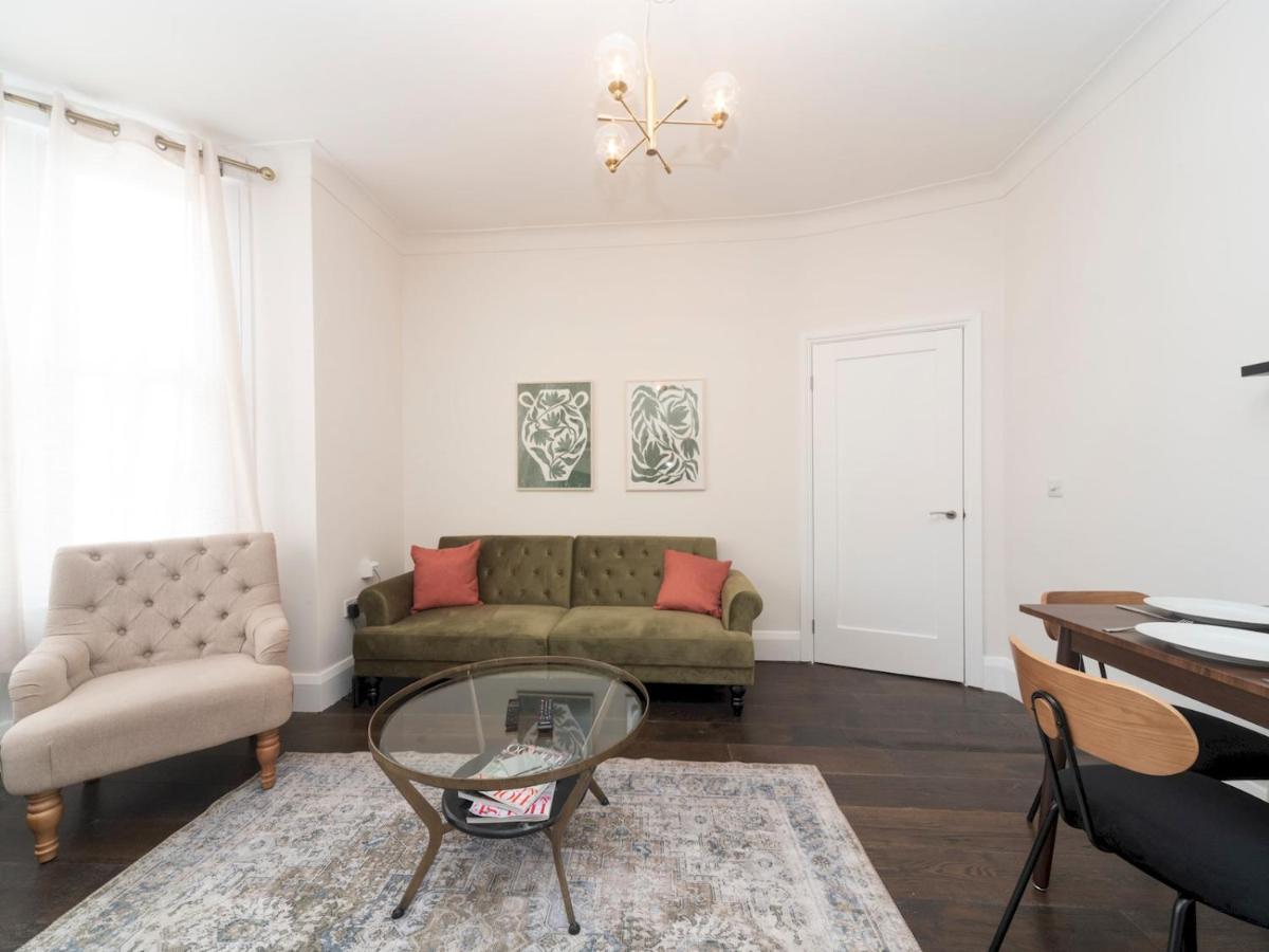 Pass The Keys Elegant Modern 2 Bed Flat Near Greenwich Park Holiday home London