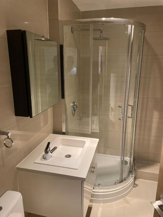 Mac-stephneil Homes Appartement