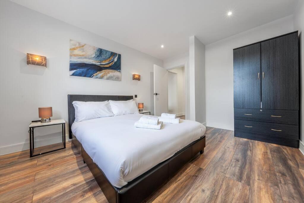 1 - North West Brand New Loft Apartment