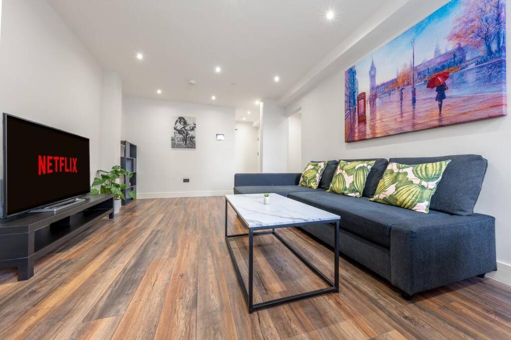 1 - North West Brand New Loft Apartment London
