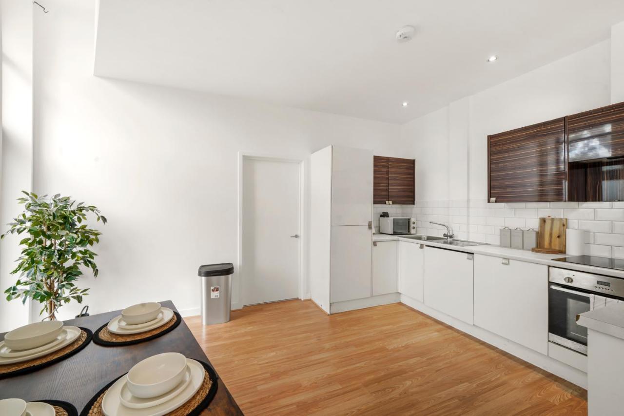 Luxury Canary Wharf 2 Bed Apt Apartment London