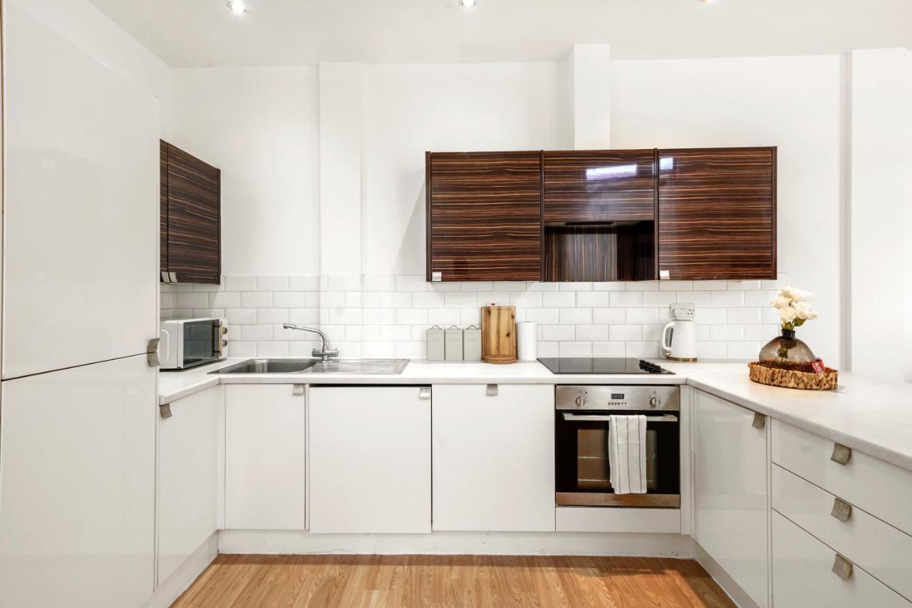 Luxury Canary Wharf 2 Bed Apt London