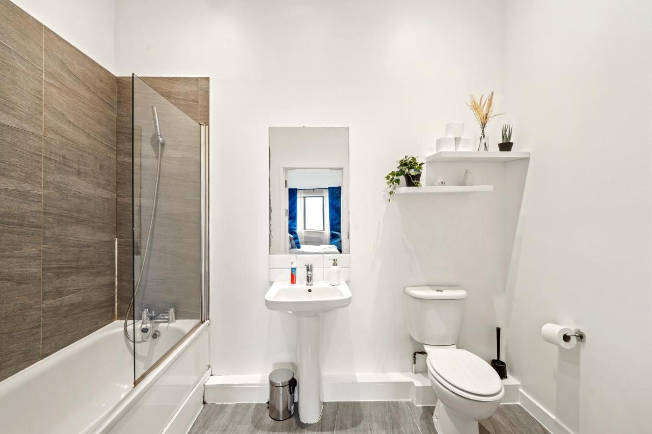 Apartment Luxury Canary Wharf 2 Bed Apt London