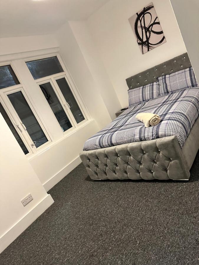 3 Bedroom House With Garden In Tottenham Casa de férias Londres