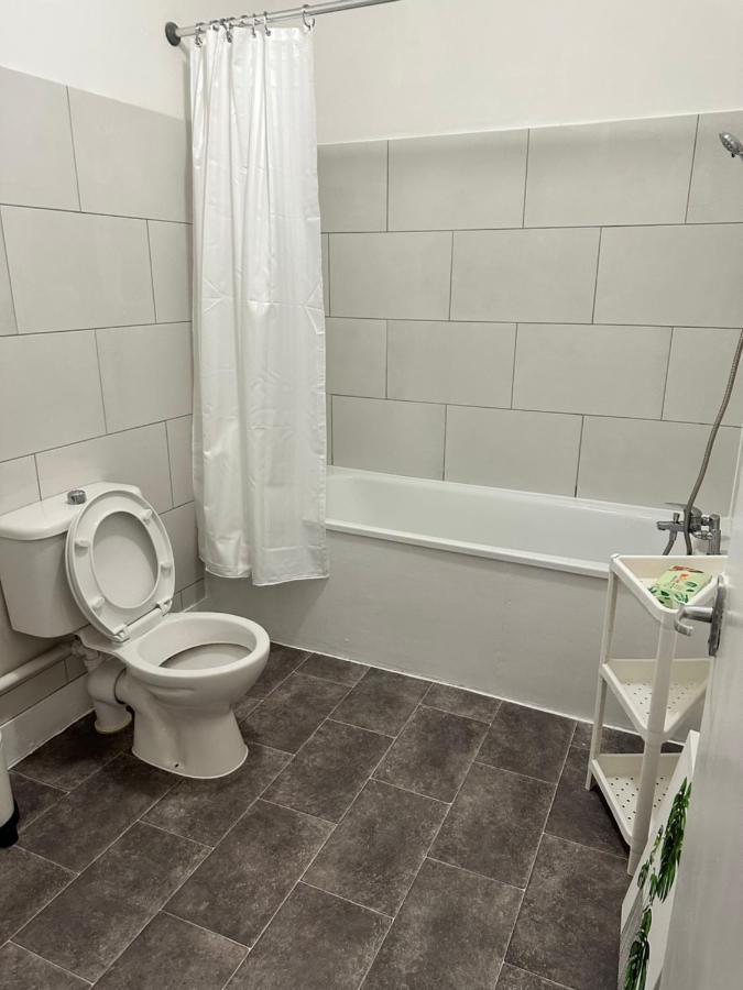 Casa de férias 3 Bedroom House With Garden In Tottenham *