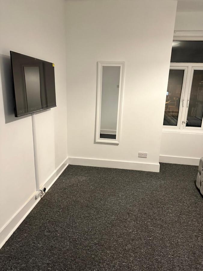 3 Bedroom House With Garden In Tottenham * Londres