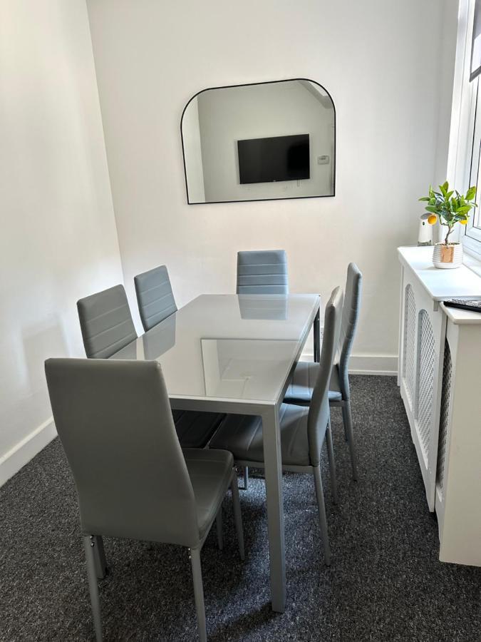 3 Bedroom House With Garden In Tottenham Londres