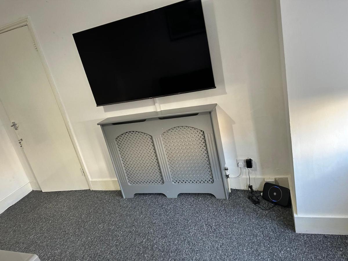 3 Bedroom House With Garden In Tottenham Casa de férias Londres