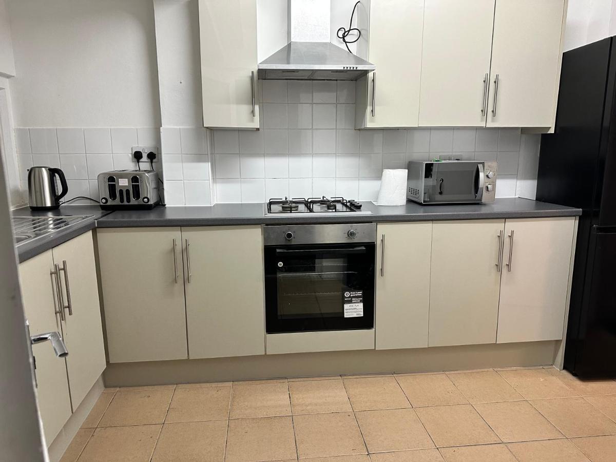 3 Bedroom House With Garden In Tottenham Casa de férias *
