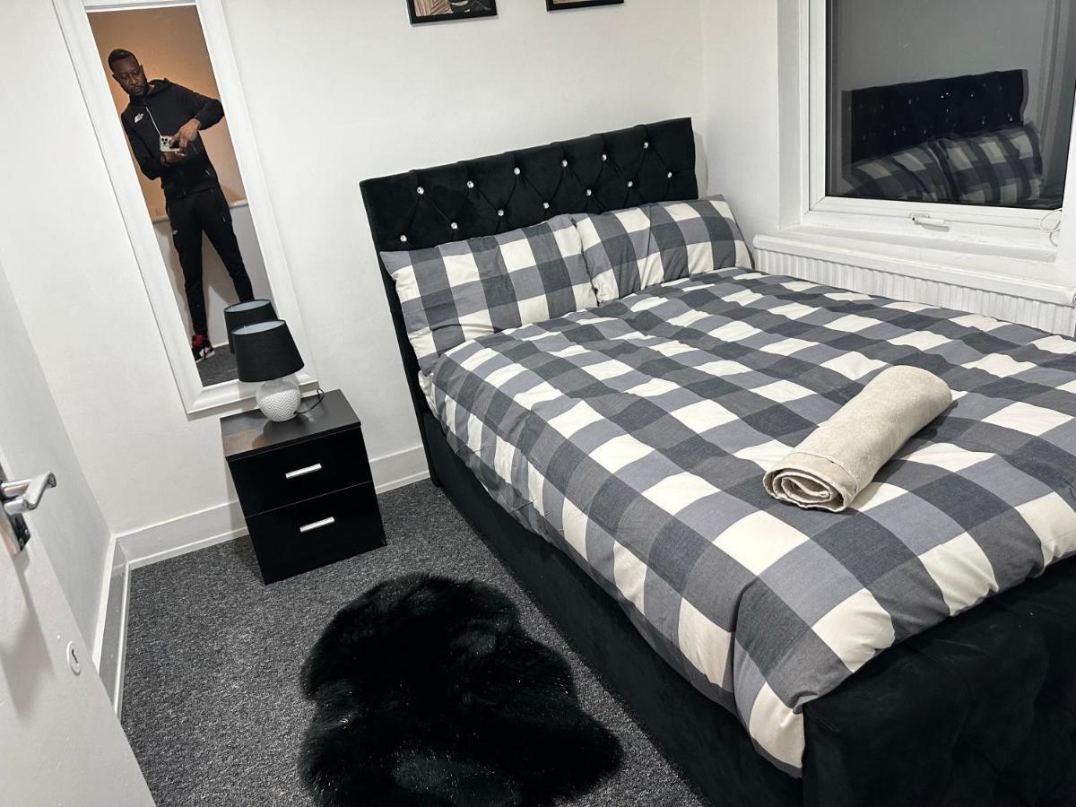 3 Bedroom House With Garden In Tottenham * Londres