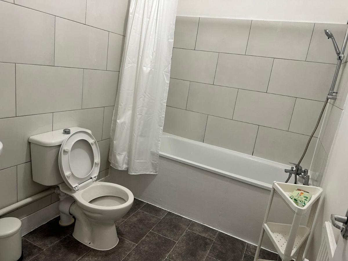 3 Bedroom House With Garden In Tottenham Casa de férias Londres