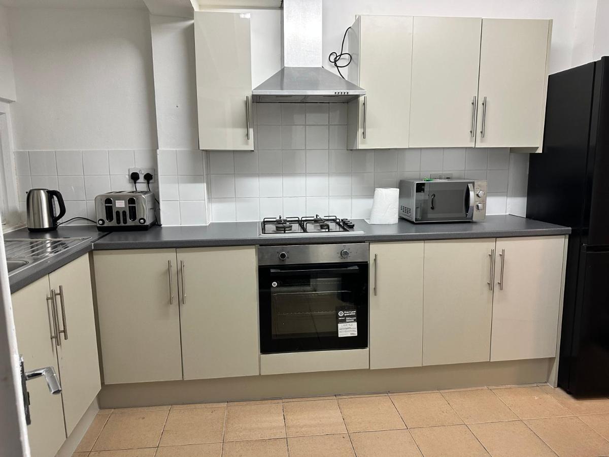 3 Bedroom House With Garden In Tottenham Londres