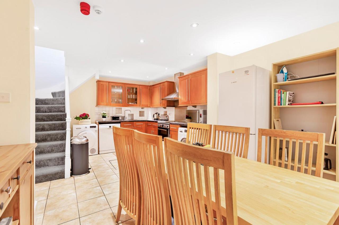 Charming 4 Bed Town House With Roof Terrace Сasa de vacaciones *