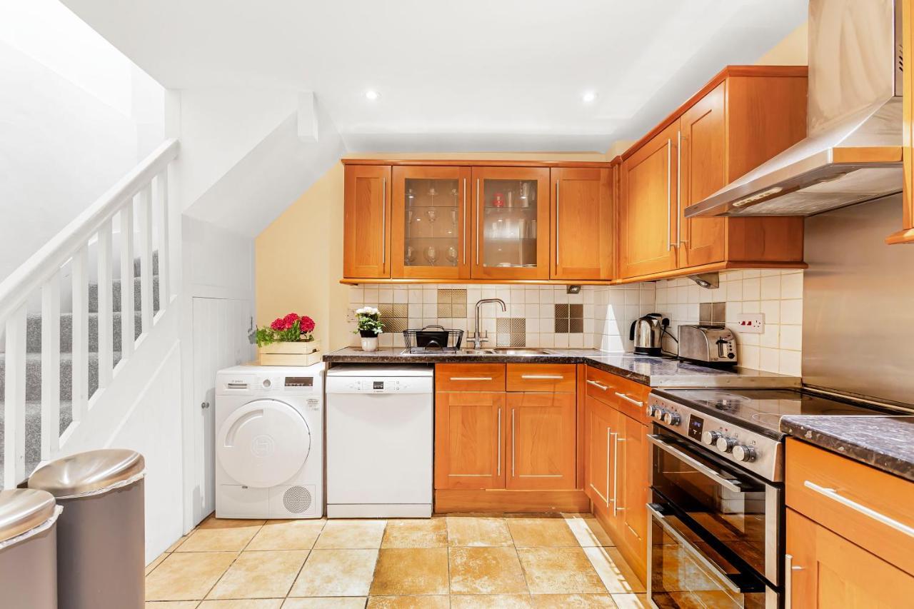 Сasa de vacaciones Charming 4 Bed Town House With Roof Terrace